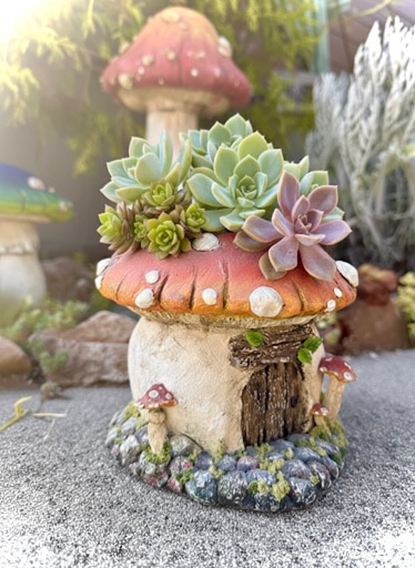 キノコのモルタルハウス】モルタル造形のかわいい植木鉢/ミニチュア