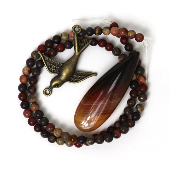 瑪瑙 レインボーストーン チャーム フォークロア系 天然素材＋ 詰め合わせ　天然石 アクセサリー材料 ジェムストーン 5枚目の画像