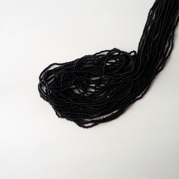 チェコ製 シードビーズ(16/0) ブラック #PE03-BK / リュネビル刺繍 ビーズ刺繍 糸通し 1枚目の画像