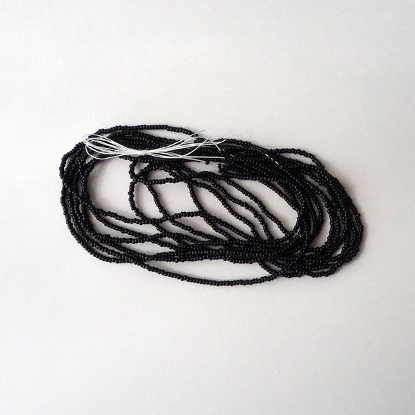 チェコ製 シードビーズ(16/0) ブラック #PE03-BK / リュネビル刺繍 ビーズ刺繍 糸通し 2枚目の画像