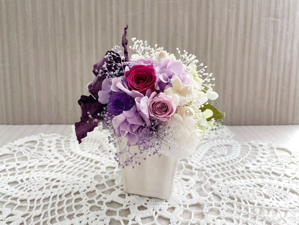 優しい色味のプリザーブドフラワー　インテリアとして大切な方へのプレゼントにも最適