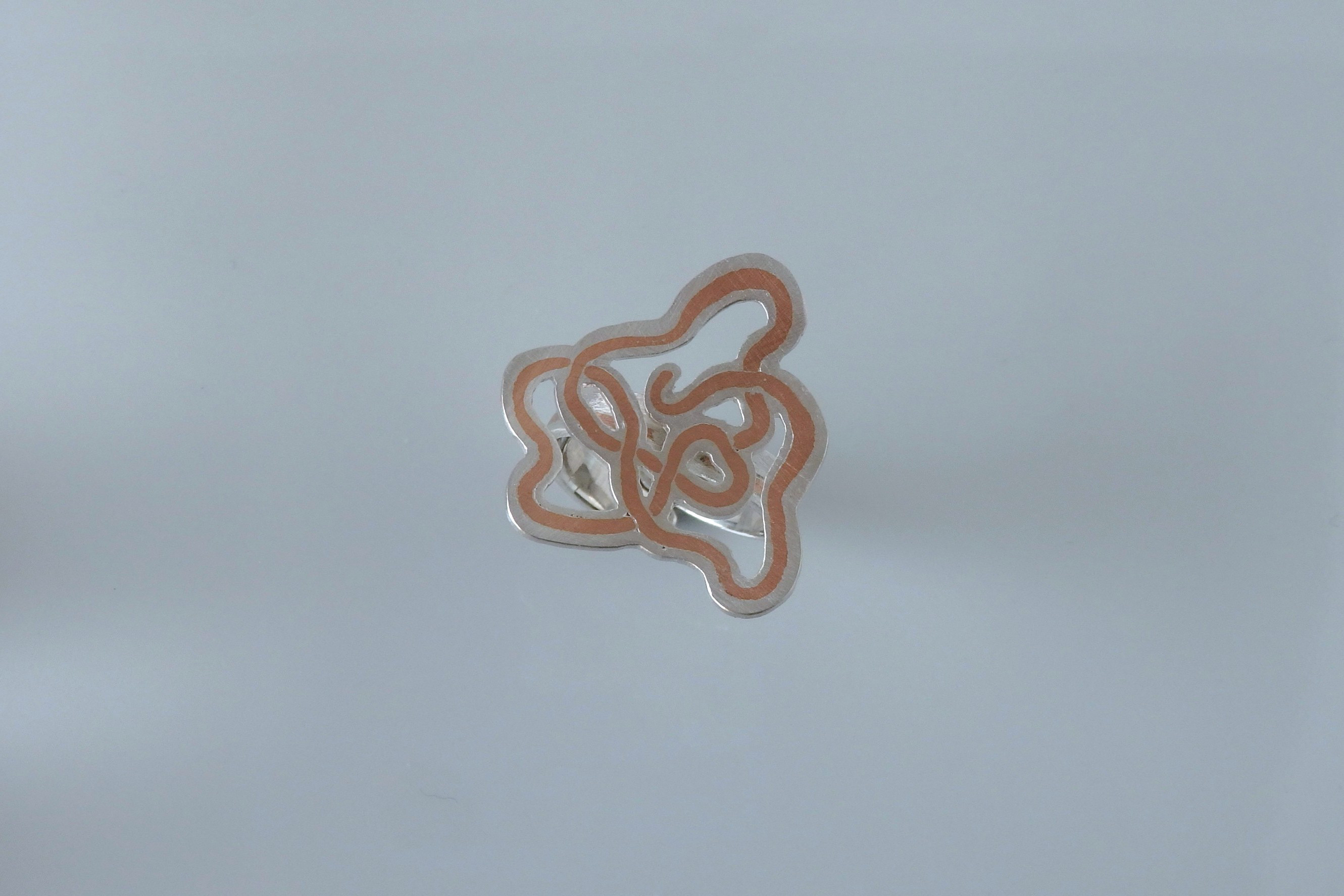 糸くずのリング　シルバー×銅 象嵌