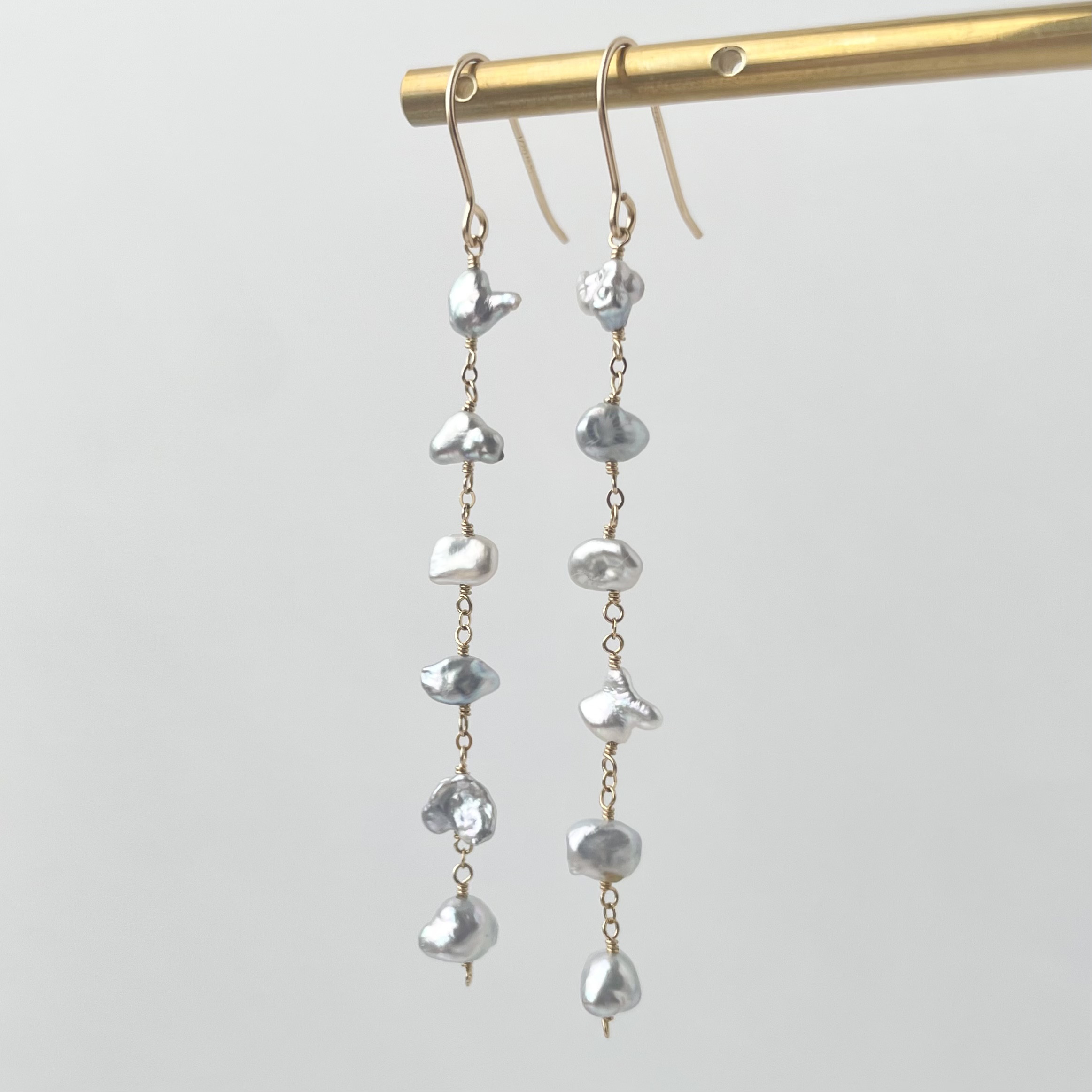 あこやケシパール 14kgfピアス / イヤリング　芥子パール　グレーパール