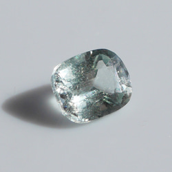 ピアス☆ロシア産フェナカイト（3.4mm）14kgf ピアス（スタッド