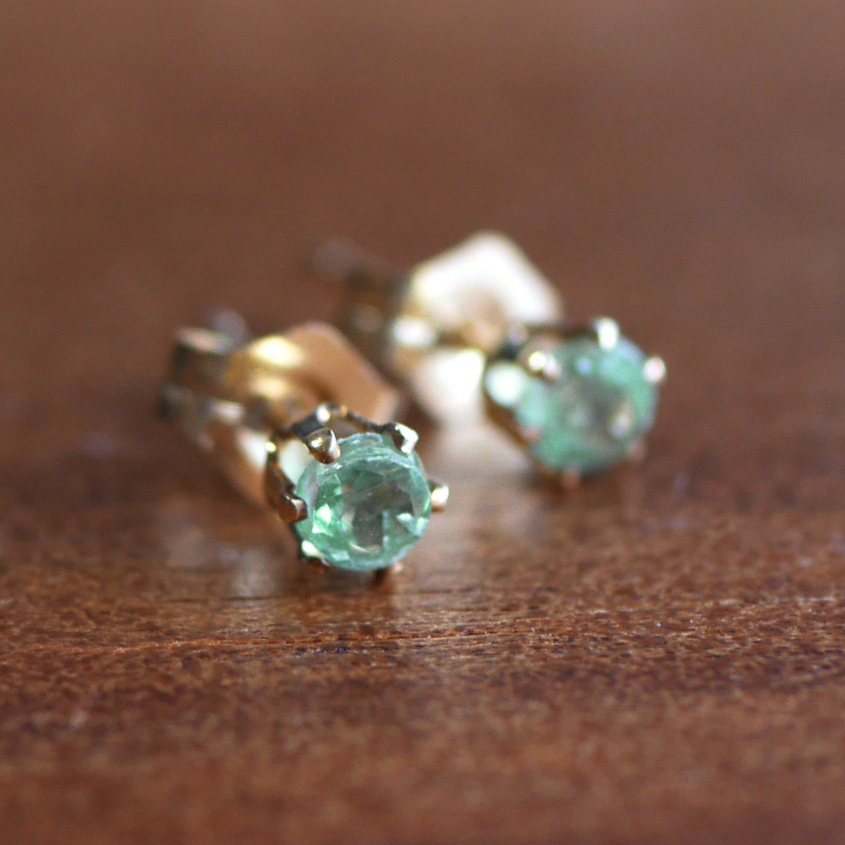 ピアス☆天然 グリーン カイヤナイト（3mm）14kgf