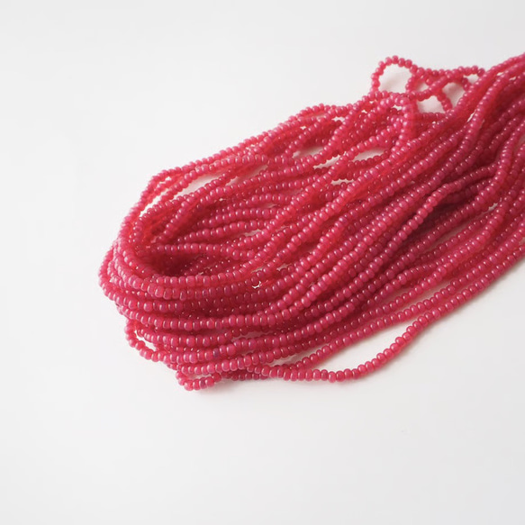 チェコ シードビーズ(11/0) ルパーブ #PE05-RH / オートクチュール刺繍 糸通し 1枚目の画像