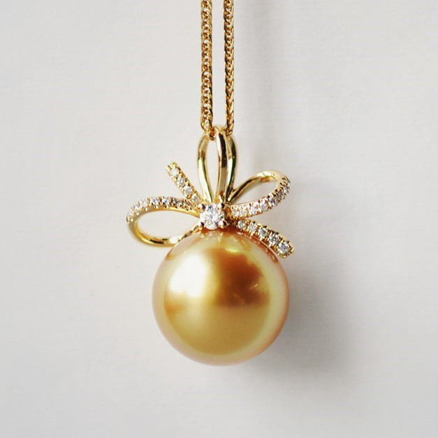 ルミナ 18Kゴールド ダイヤモンドペンダントネックレス 11-12mmゴールド 天然南洋ゴールデンパールリボンコレクション エ