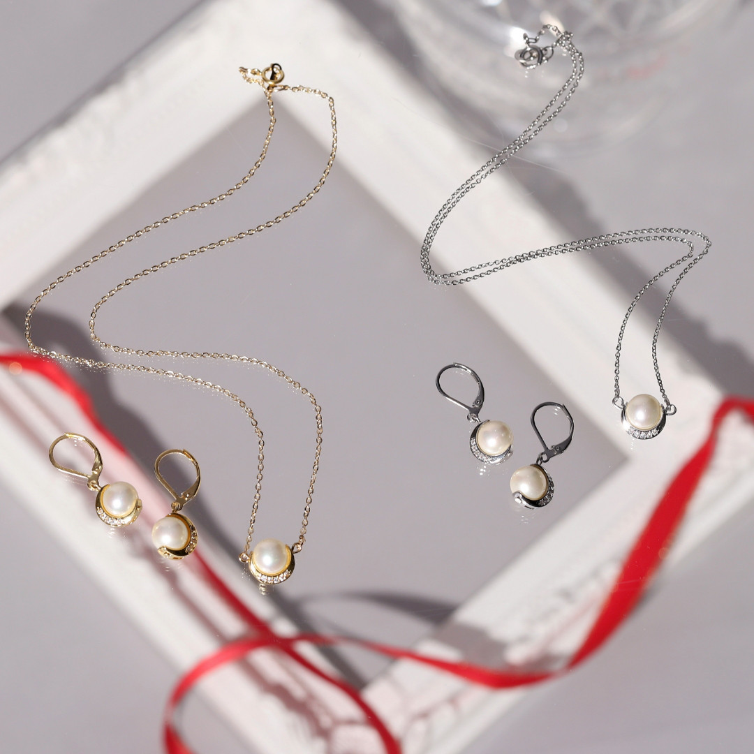 三日月シェルパールピアス&ネックレス2点セットCZ《ゴールド/シルバー》アレルギー対応【サージカルステンレス】モチーフ