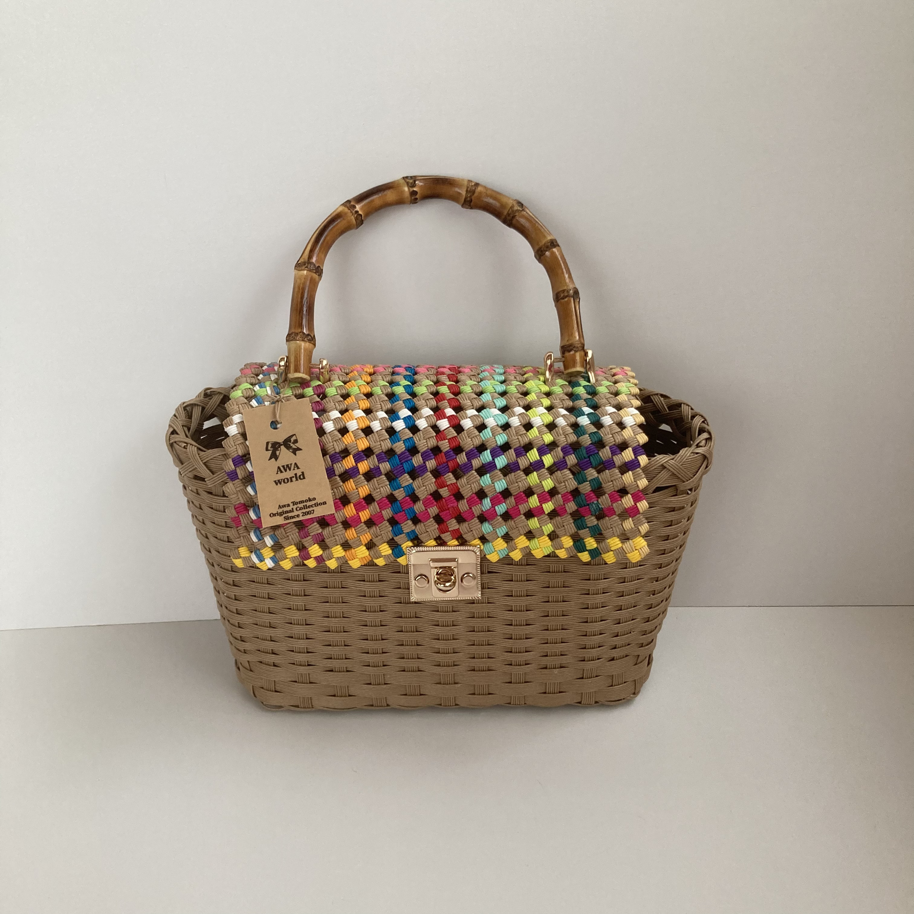 B25160  AWAworld石畳みかぶせかごバッグです