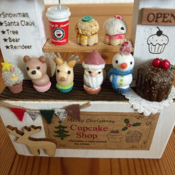 ミニチュア　クリスマスのカップケーキ屋さん 4枚目の画像