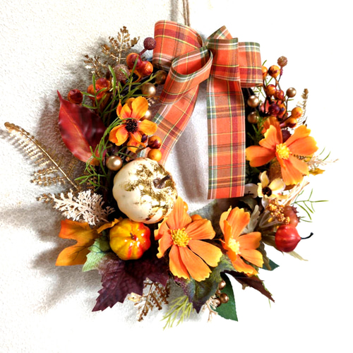 コスモスとリボンの秋リース☆ハロウィンリース☆玄関リース☆アーティ