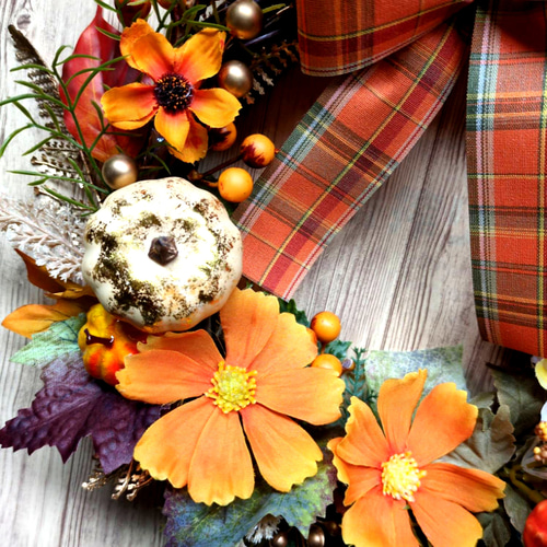 フラワーリース 涼を求めて7 ハロウィンリース 玄関リース 造花 秋色 コスモスとリボンの秋リース☆ハロウィンリース☆玄関リース☆アーティ