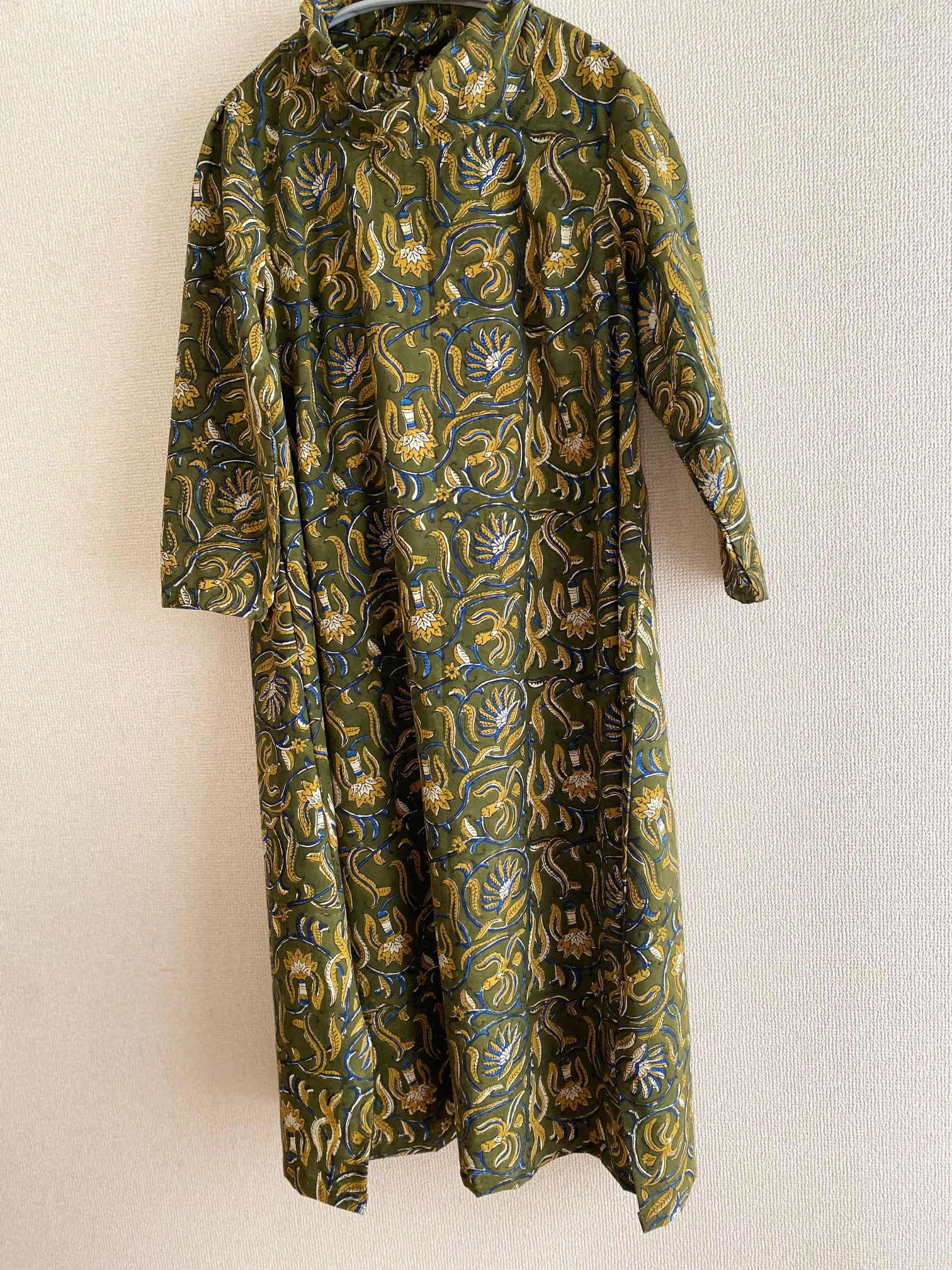 ひねり衿のワンピースM