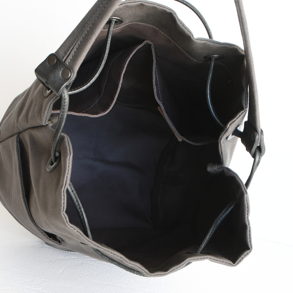 DUPEAURT/デュポー/巾着丸底2wayワンショルダーバッグ/本ヌメ革パーツ/パラフィン防水帆布/ダークグレー 13枚目の画像