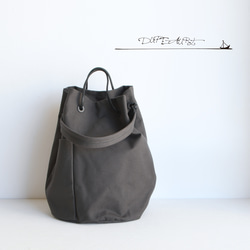 DUPEAURT/デュポー/巾着丸底2wayワンショルダーバッグ/本ヌメ革パーツ/パラフィン防水帆布/ダークグレー 8枚目の画像