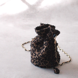 リュスクな尾州レオパードツイードのドローストリングバッグ 8枚目の画像