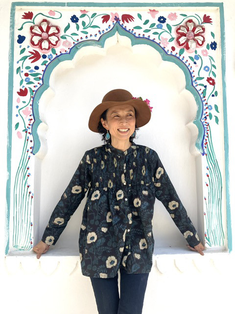 F ブロックプリント ピンタックブラウス★ラバリ　インディゴ染