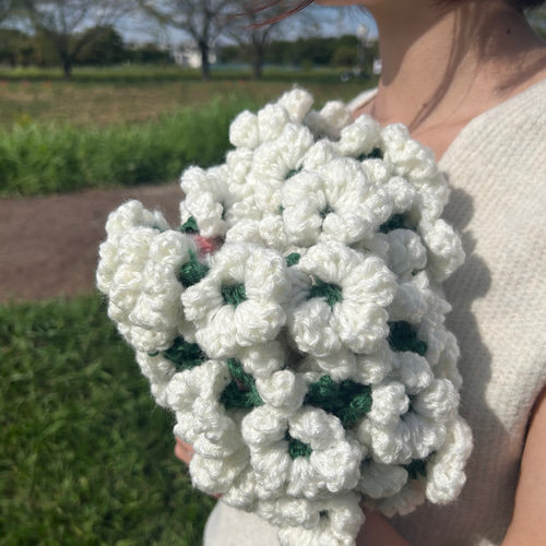 カラフルラッピングのホワイトブーケブランケット】編み物 ニット