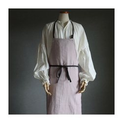 【ダブルガーゼエプロン】ふっくら厚さ2倍のとろみコットンダブルガーゼ×コットンリネンのエプロン／ドーンピンク 1枚目の画像