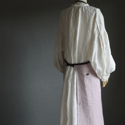 【ダブルガーゼエプロン】ふっくら厚さ2倍のとろみコットンダブルガーゼ×コットンリネンのエプロン／ドーンピンク 4枚目の画像