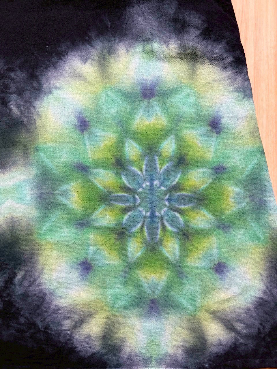 タイダイ ノースリーブワンピース 黒 ブラックビューティ 美しい幻想的なスノーフレイク HD24-83