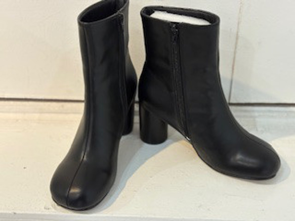 2025新作スクエアタイプ７センチヒールショートブーツ 6枚目の画像
