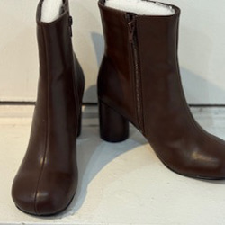 2025新作スクエアタイプ７センチヒールショートブーツ 7枚目の画像