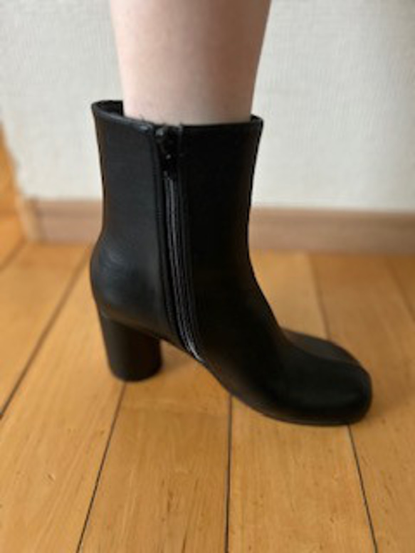 2025新作スクエアタイプ７センチヒールショートブーツ 4枚目の画像