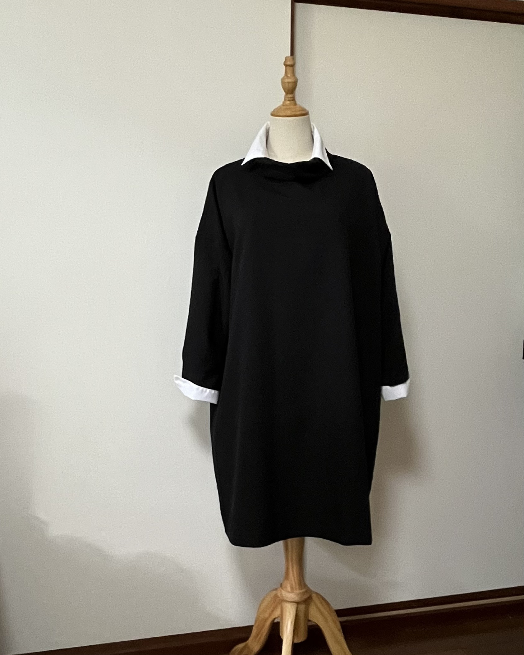 オフタートル衿　チュニック　黒色 Fサイズ