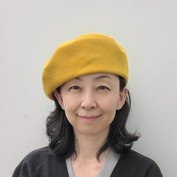 アシメトリーな ベレー帽 黄色 マスタード M 軽い カラフル  大人かわいい 洗える帽子 ポリエステル 7枚目の画像