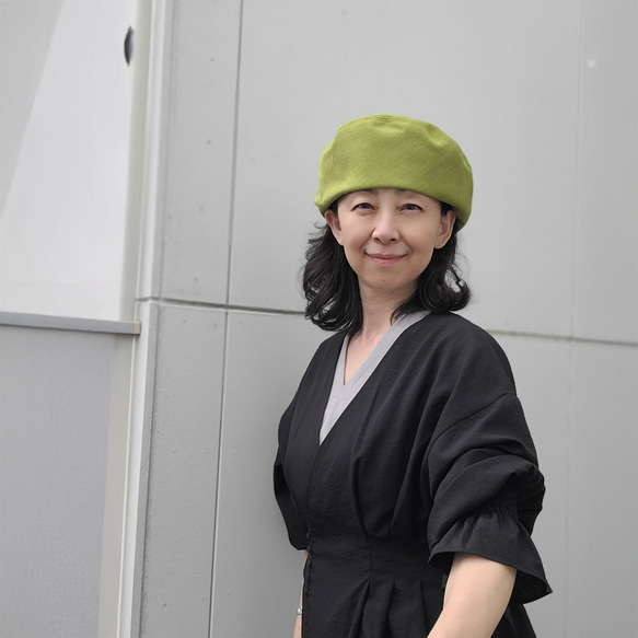 アシメトリーな ベレー帽 黄緑 ライムグリーン M 軽い カラフル  大人かわいい 洗える帽子 ポリエステル 14枚目の画像