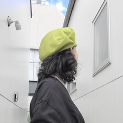 アシメトリーな ベレー帽 黄緑 ライムグリーン M 軽い カラフル  大人かわいい 洗える帽子 ポリエステル 15枚目の画像