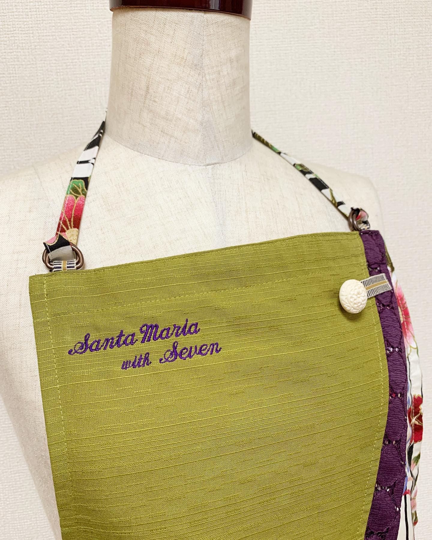 【ご発送7日以内】和モダンエプロン 紺色と桜と束熨斗紋様 ✴︎ 表地で吸水・裏地で守る　和風 和柄 ギフト 名入れok