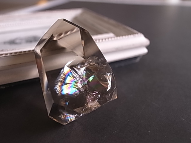 レインボースモーキークォーツ　アイリススモーキークォーツ　ブラジル産　37ｇ