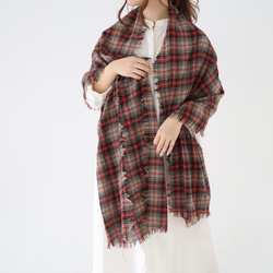 先染め洗いをかけたウールガーゼストール／クラシカルなタータンチェック切りっぱなしフリンジストール／ベージュ×レッド 5枚目の画像