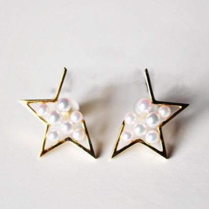 ルミナ 2.5-3.5mm 日本製アコヤ天然海水ミニ真珠イヤリング、18K ゴールドスタッドイヤリング、絶妙で多用途。