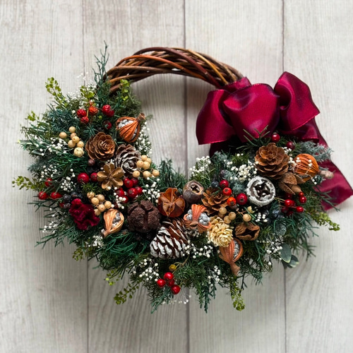 たっぷり木の実とグリーンの小さなクロワッサンリース《プリザーブド