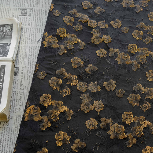長さ1m ジャガード生地 ゴールド薔薇 黒 浮彫 韓国風 綺麗上品 布 ぬの