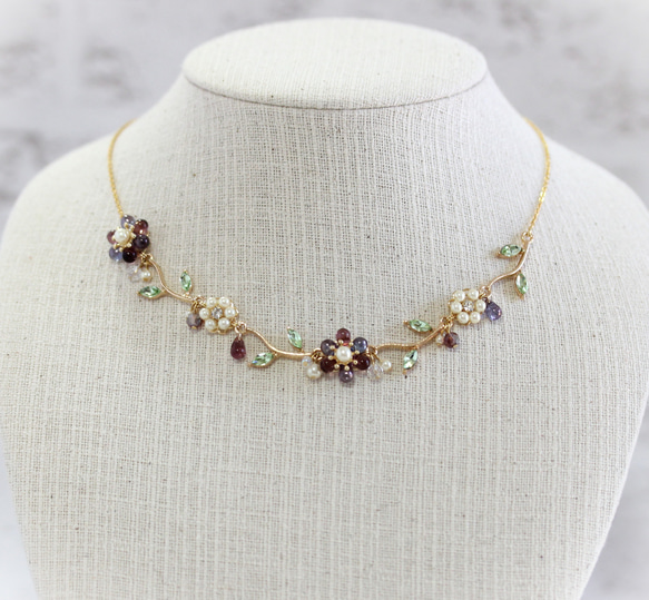 チェコビーズのフラワーネックレス（アメジスト＆アメジストクラスター） 4枚目の画像