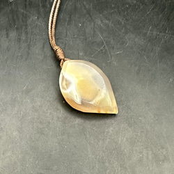 2025.7.25家守ヤモリ葉っぱ隠し 内モンゴル翡翠 ネックレス