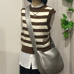 撥水次世代メタリックレザーミニ２WAY ショルダーバッグ 、ダークシルバー（ファスナー）「雨でもヘビロテ」 8枚目の画像