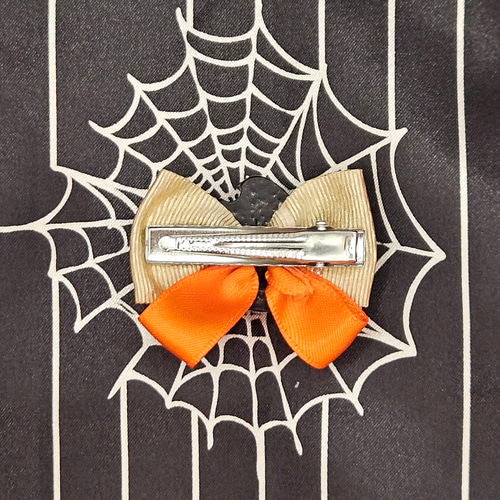 ハロウィン柄リボン☆ヘアクリップ 蜘蛛の巣 くま マスコット 魔女