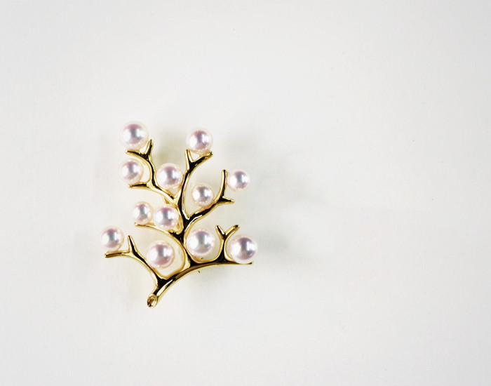 ルミナ 4-5.5mm アコヤ高品質天然海水真珠ブローチ、18K ゴールド、ラッキー ツリー シリーズ、絶妙でエレガント、あらゆ