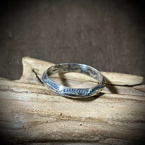 トライアングルワイヤー スタンプワーク シルバーリング 指輪 21号