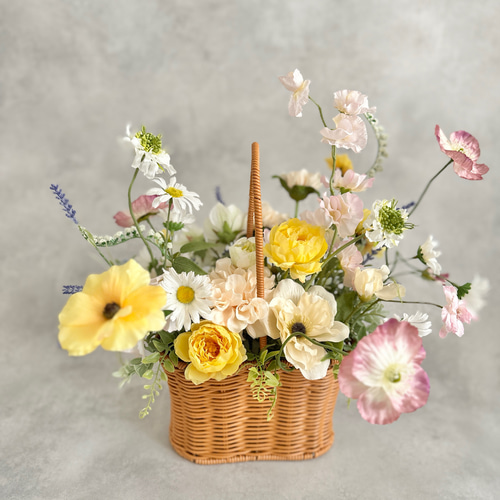 ふんわりナチュラルなバスケットブーケ かごのブーケ 造花ブーケ 韓国