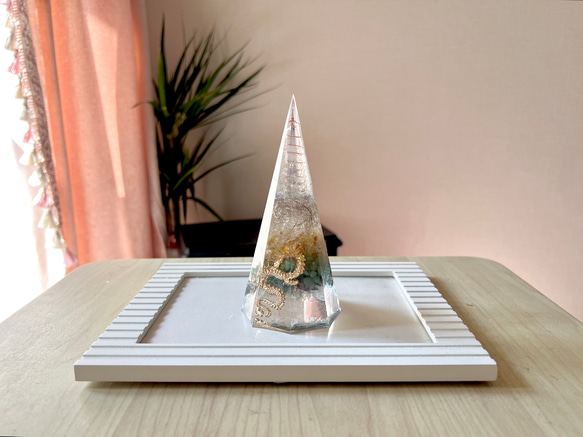 昇り龍がポイントのオルゴナイト 3枚目の画像