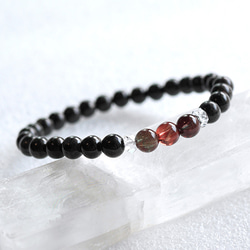 ピアス☆ロシア産フェナカイト（3.4mm）14kgf ピアス（スタッド・一粒