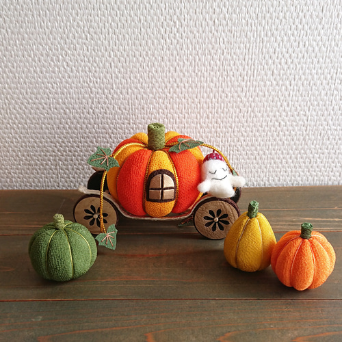 ハロウィン飾り かぼちゃの馬車とミニかぼちゃ セット 置物 羊毛