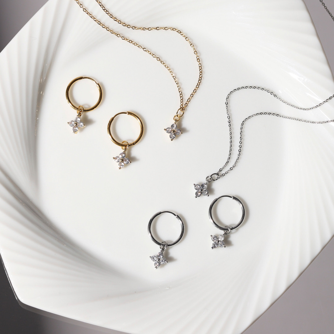 【再販◇福袋】CZフラワーフープピアス&ネックレスセット《2色》つけっぱなしOK【サージカルステンレス】アレルギー対応