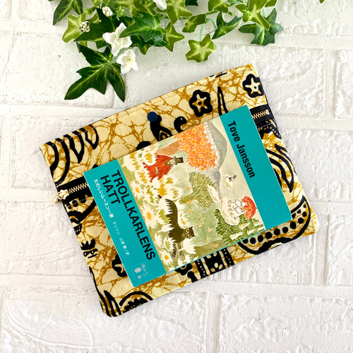 再販】 インドネシアバティック 通帳ポーチ 藤井風 ポーチ ユーカリ